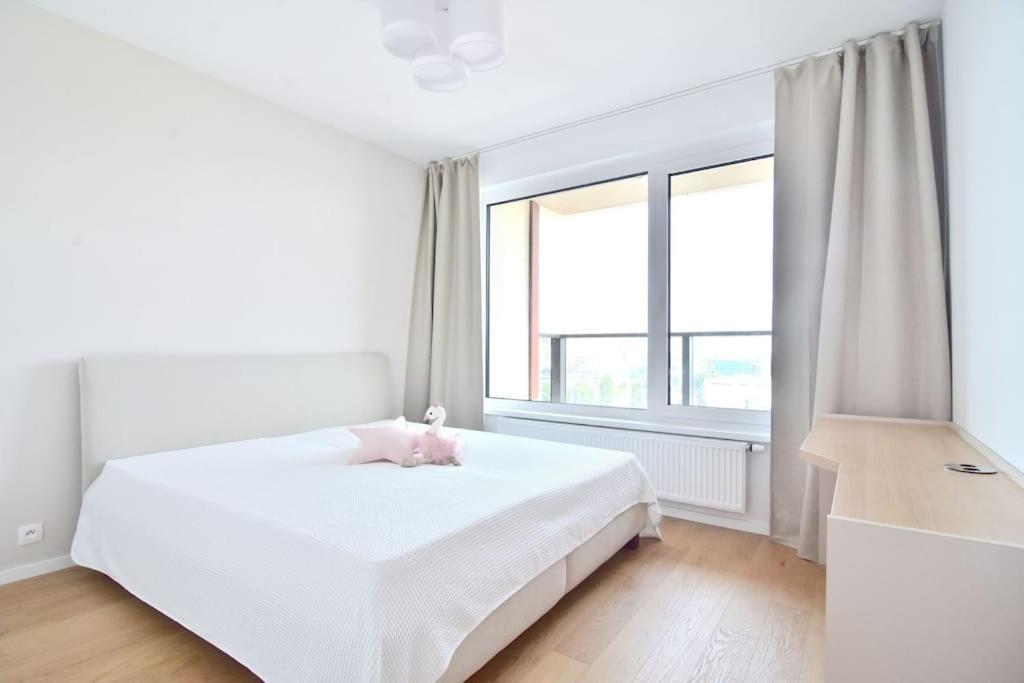 Downtown Charm With Free Parking Spot Apartment Братислава Екстериор снимка