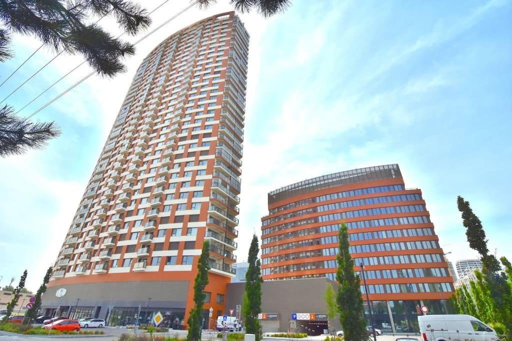 Downtown Charm With Free Parking Spot Apartment Братислава Екстериор снимка